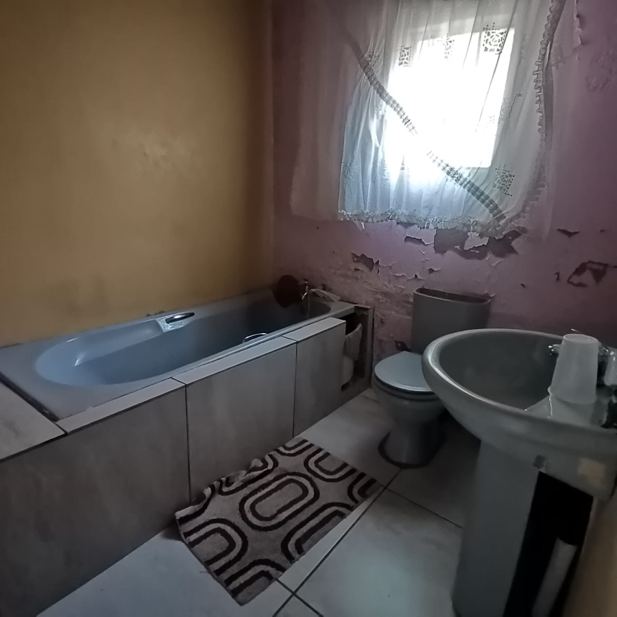2 Bedroom Property for Sale in Lethlabile North West